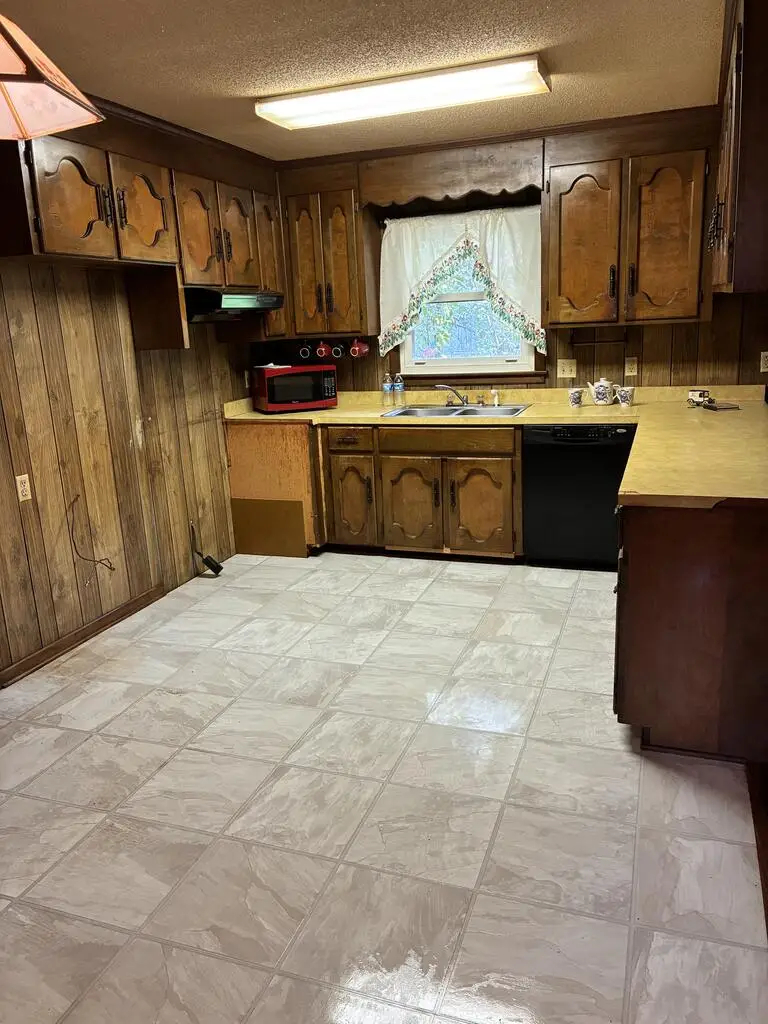 300 Richland Ave, Enterprise, AL 36330 - #3