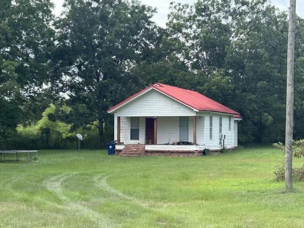 1014 Glen Lawrence, Cowarts, AL 36321 - #1