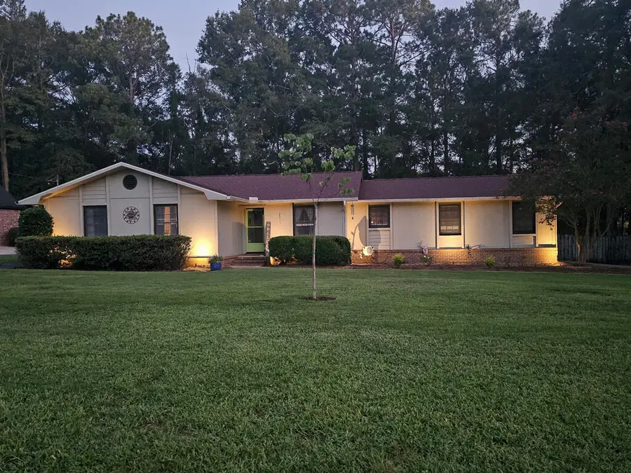 2111 Granada Drive, Dothan, AL 36303 - #2