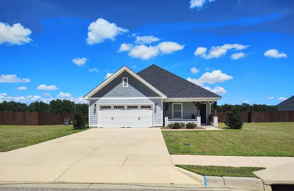 104 Creekridge Street, Headland, AL 36345