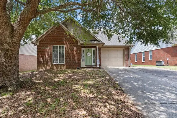 103 Trunbury Dr, Dothan, AL 36305