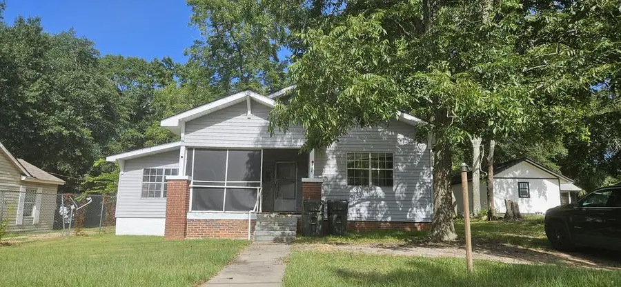 212 Montana Street, Dothan, AL 36303 - #2