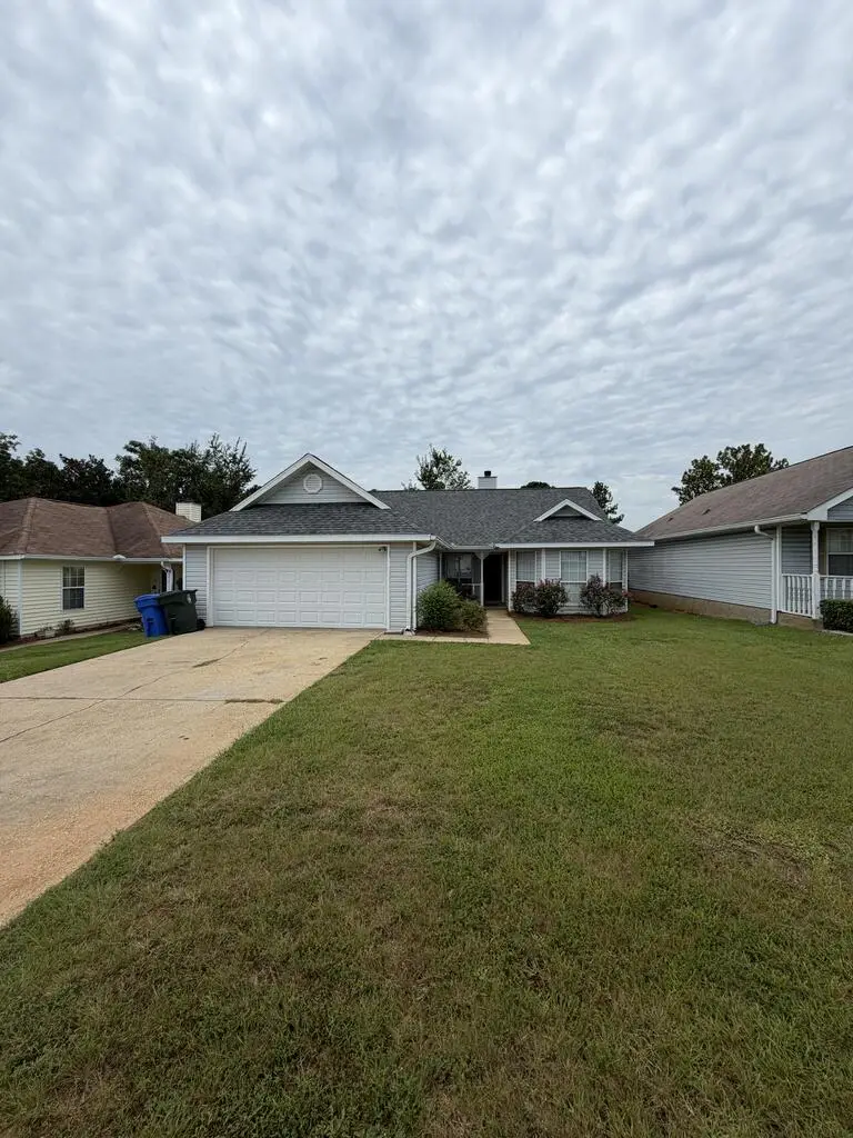 407 Denise St, Dothan, AL 36305 - #2