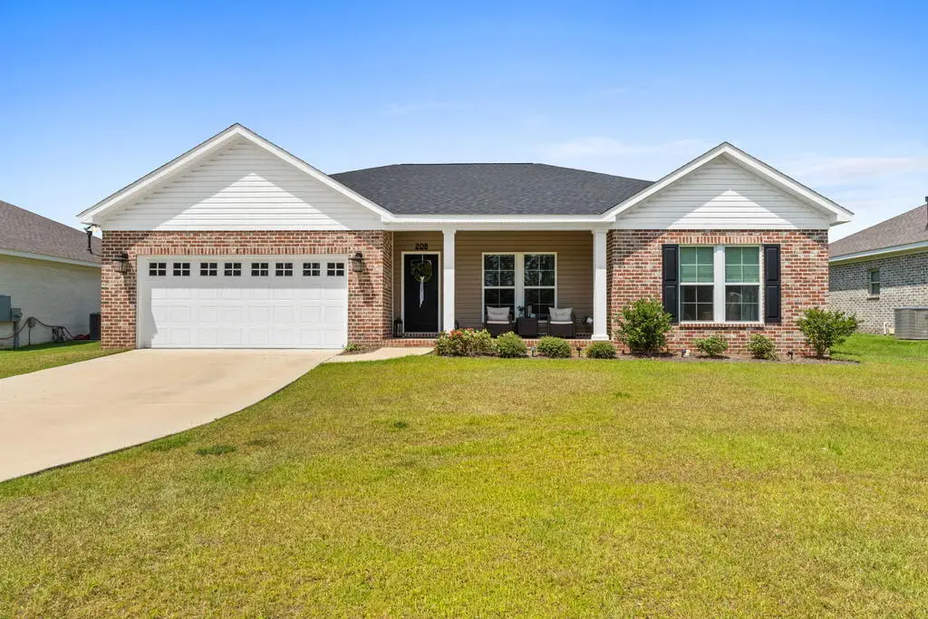 208 Wellington Way, Headland, AL 36345 - #1