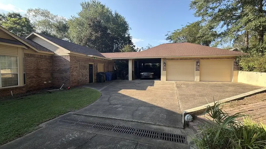 3604 Oak Ridge Ln, Dothan, AL 36303 - #2