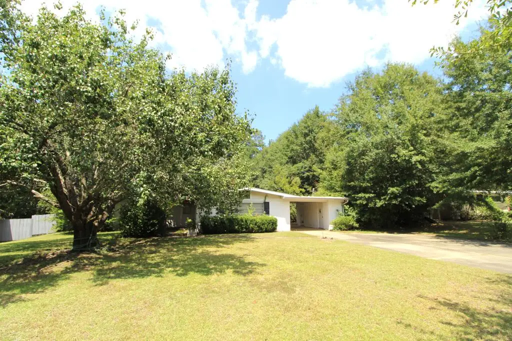 1304 Choctaw St., Dothan, AL 36303 - #1