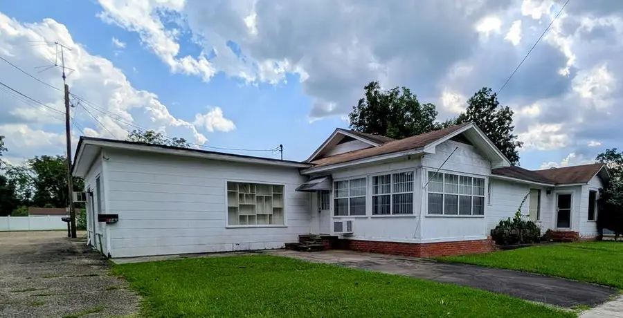 404 E Stewart Avenue, Opp, AL 36467 - #2