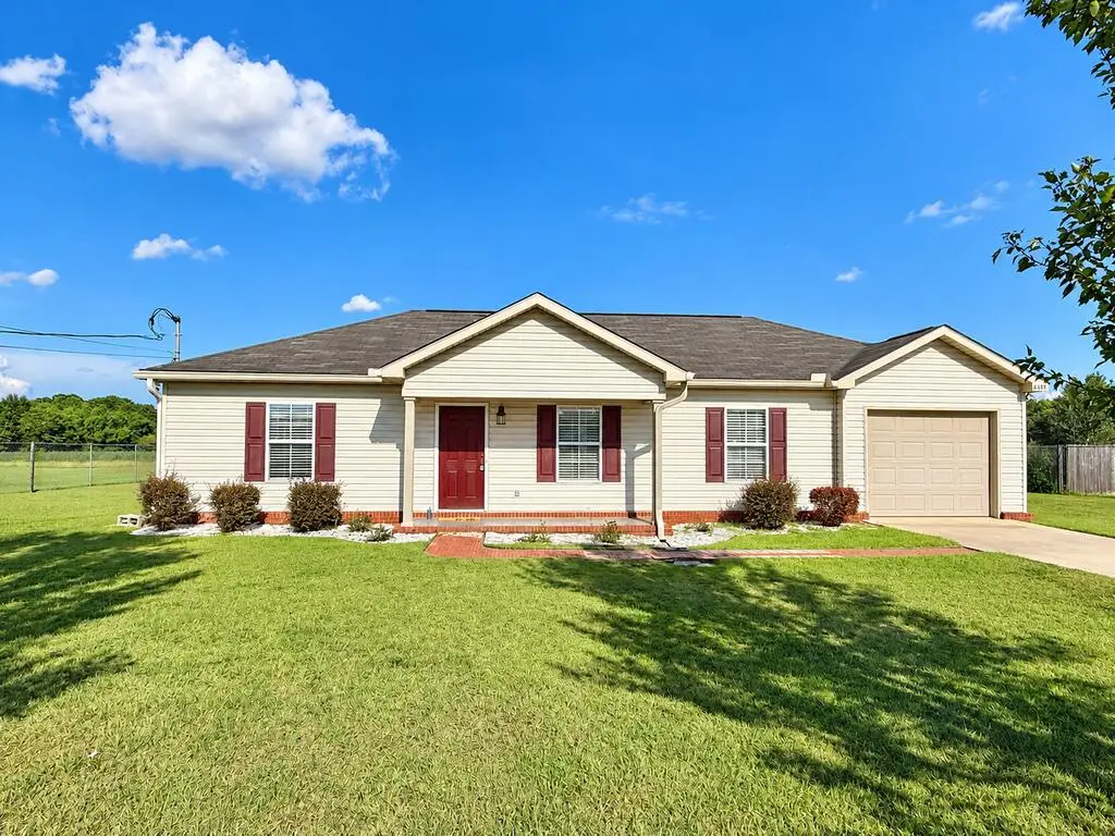 6109 Cottonwood Rd, Dothan, AL 36301 - #1