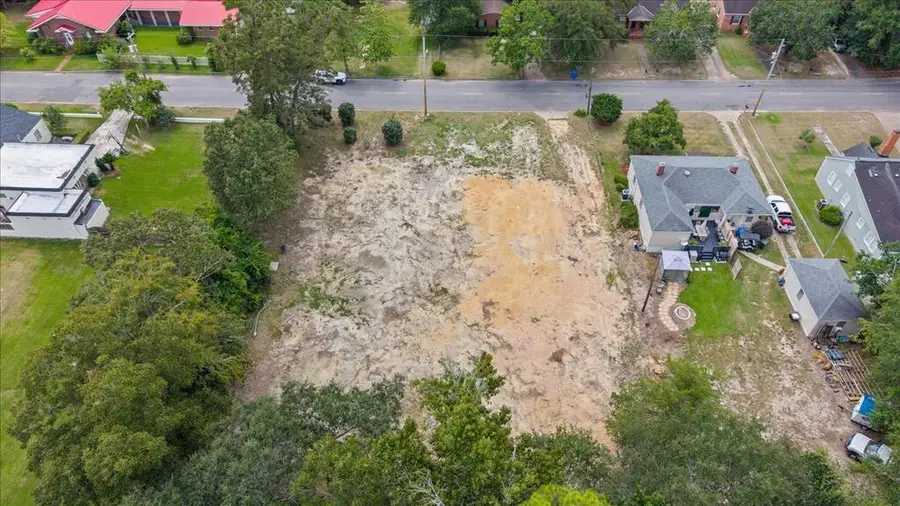 1302 W Powell St, Dothan, AL 36303 - #2