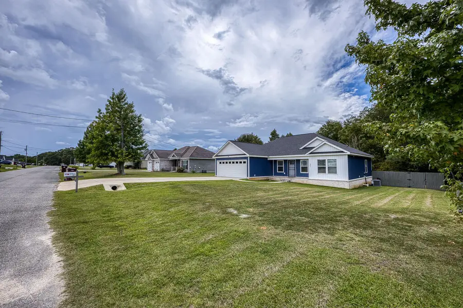 221 Northbrook Drive, Slocomb, AL 36375 - #3