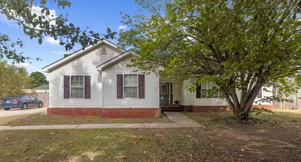 415 Sandstone Dr, Dothan, AL 36303