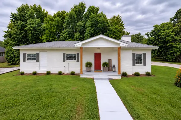 200 Cable St, Headland, AL 36345