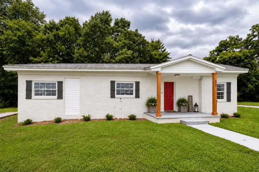200 Cable St, Headland, AL 36345 - #2