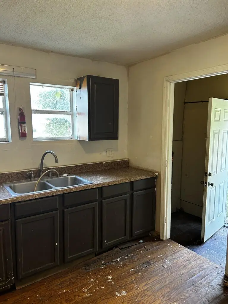 201 Grimes St, Enterprise, AL 36330 - #3