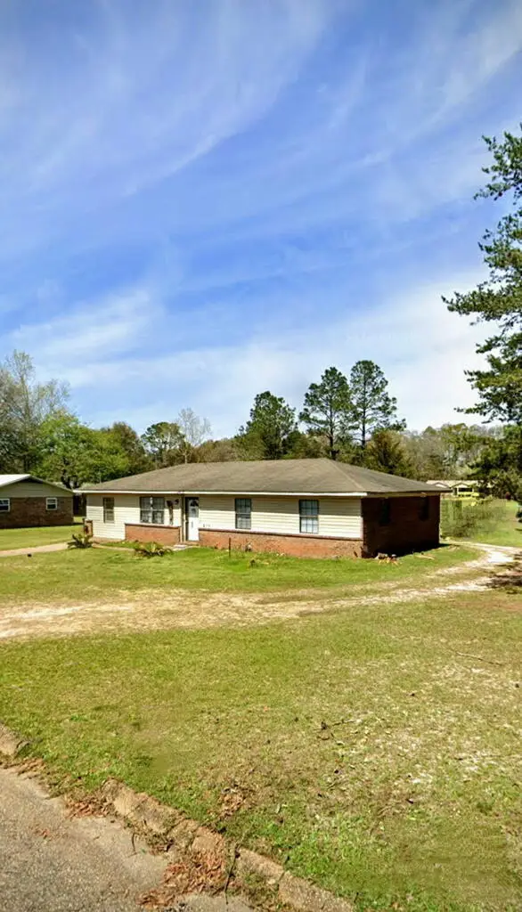805 Hendrix Ave, Geneva, AL 36340 - #2