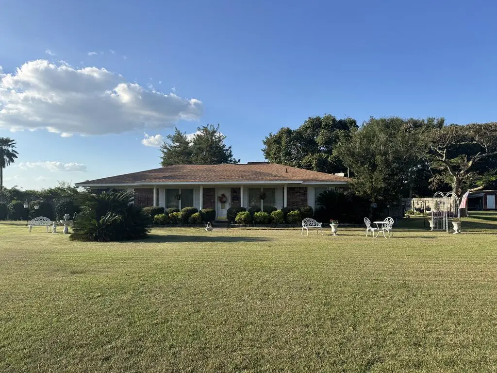 13215 E State Hwy 52, Hartford, AL 36344 - #1