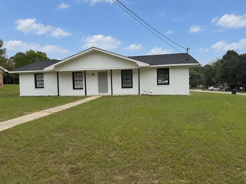 299 Green Village Rd, Ozark, AL 36360 - #1
