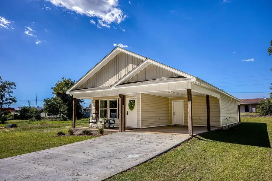 1204 W Pine Ave, Geneva, AL 36340 - #2