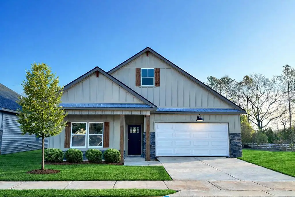 209 S Bend Avenue, Dothan, AL 36301 - #1