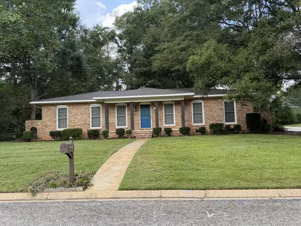 1305 Sussex Court, Dothan, AL 36303