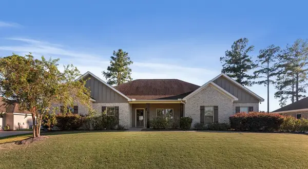 236 Daphne Dr, Dothan, AL 36305