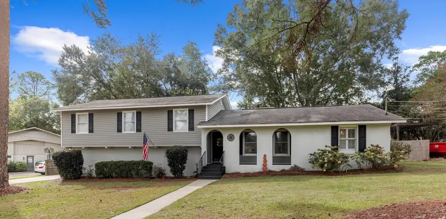 901 Camelot Ct., Dothan, AL 36303 - #2
