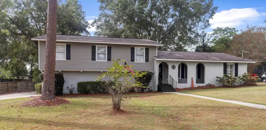 901 Camelot Ct., Dothan, AL 36303 - #3