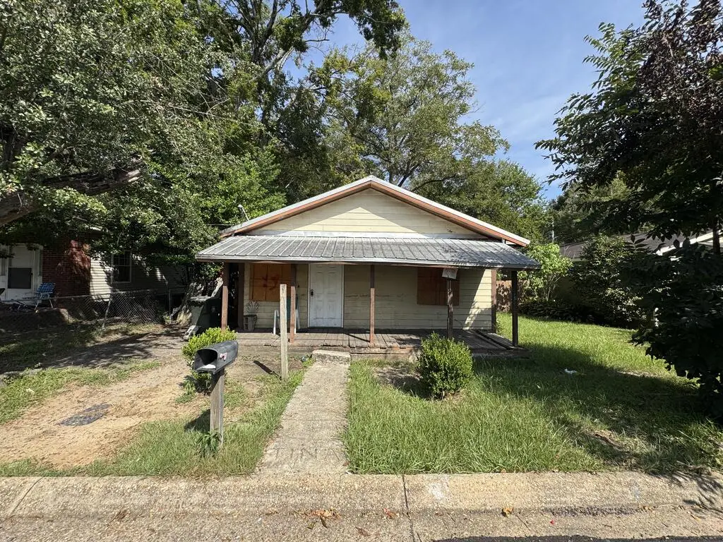 802 Linden St, Dothan, AL 36303 - #1