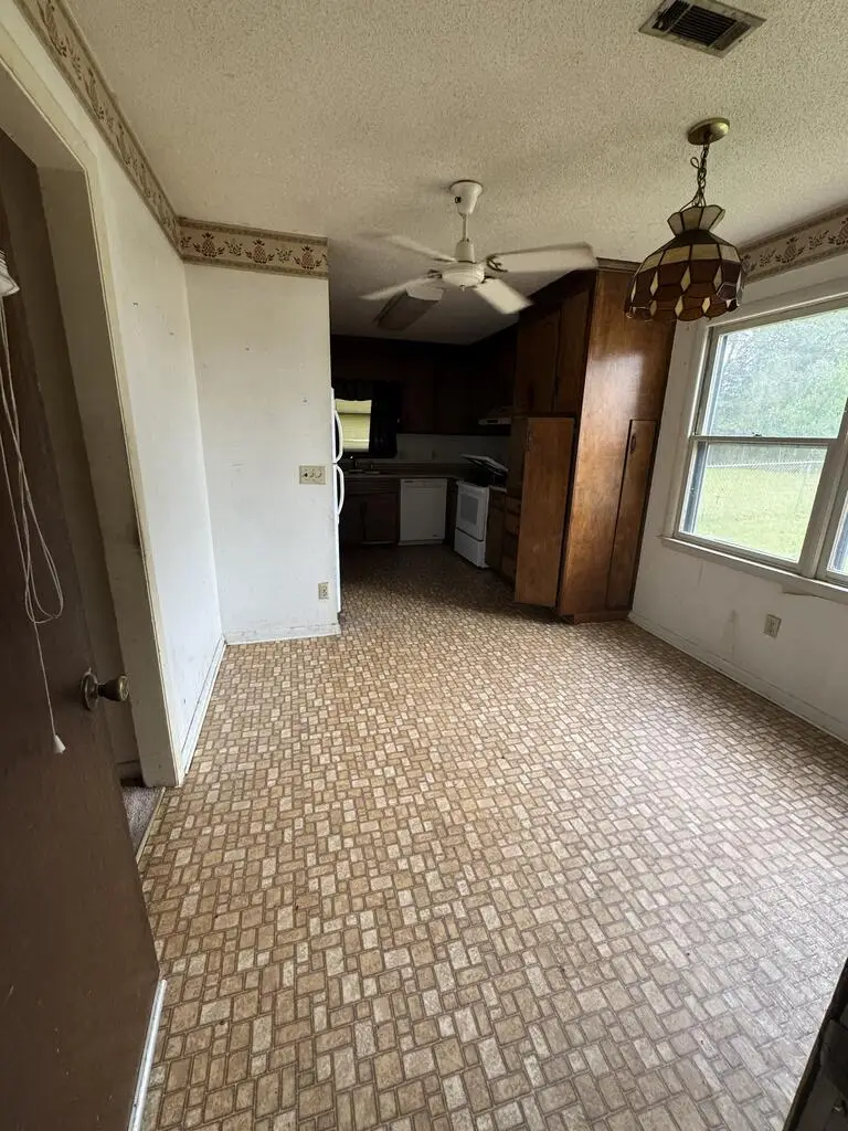 104 Bel Air Dr, Enterprise, AL 36330 - #2