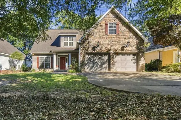 521 Edinburgh Way, Dothan, AL 36305