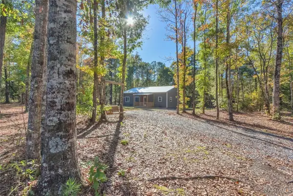 911 Middle Road, Eclectic, AL 36024