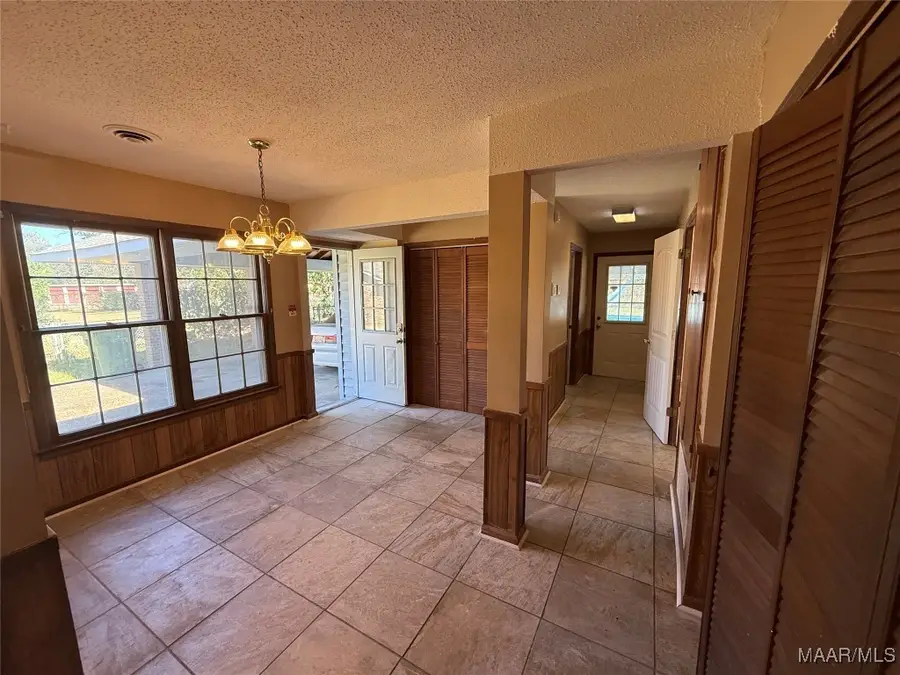 212 W Vanderbilt Loop, Montgomery, AL 36109 - Image #2