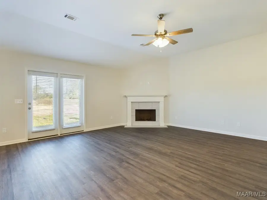 239 Brownstone Loop, Elmore, AL 36022 - Image #2