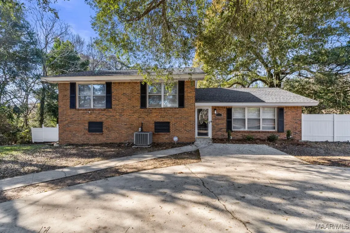 231 Murfee Drive, Prattville, AL 36066 - Image #1