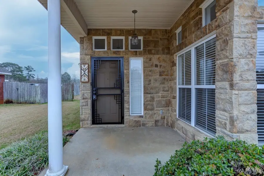 40 Brownstone Way, Elmore, AL 36025 - Image #2