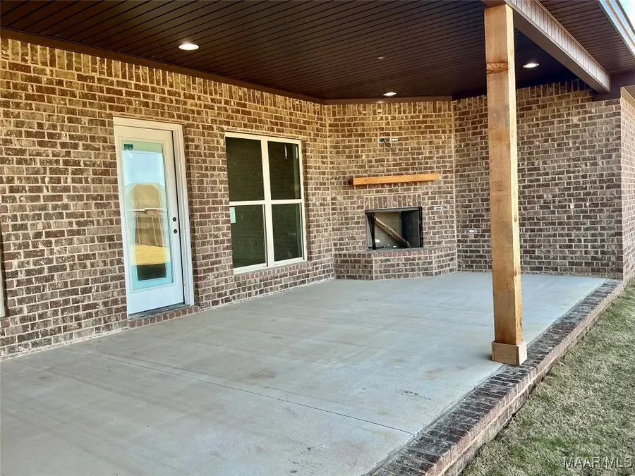 638 Chanlee Drive, Deatsville, AL 36022 - Image #2