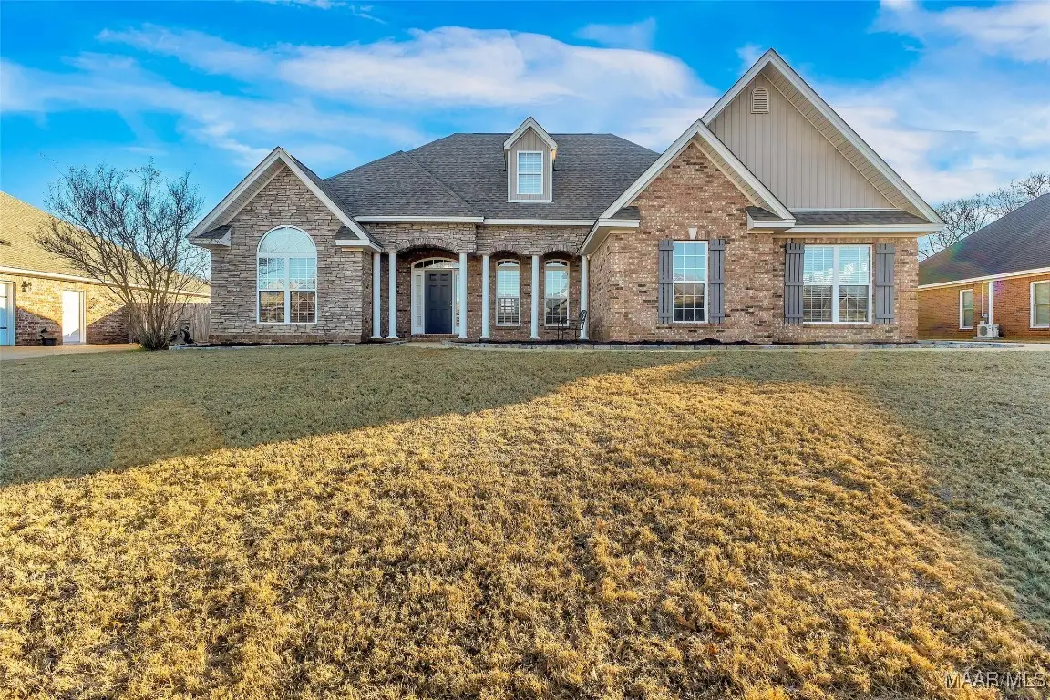 97 Breckenridge Court, Deatsville, AL 36022 - Image #1