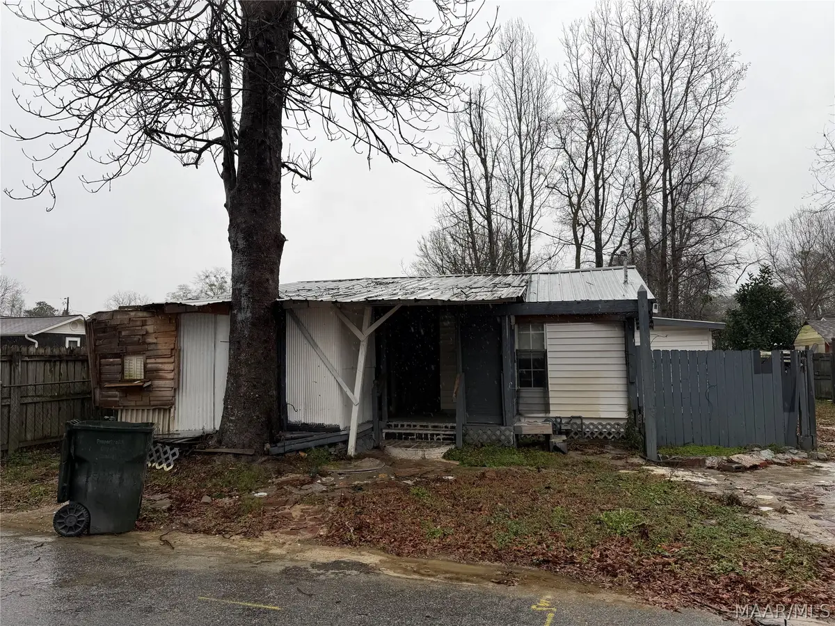 504 Adams Street, Clanton, AL 35045 - #1