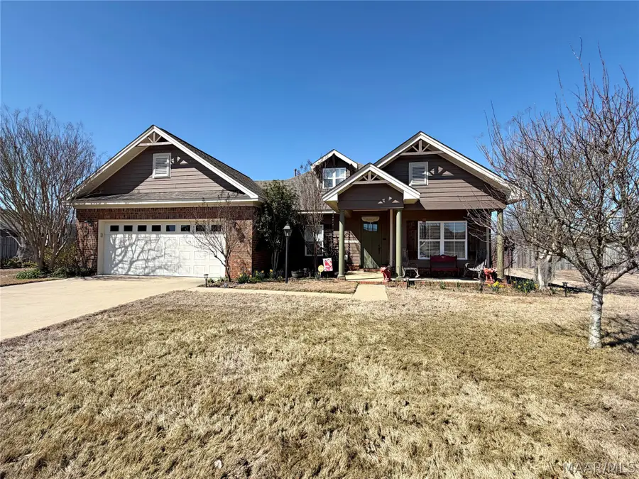 210 Village Way, Wetumpka, AL 36093 - #3