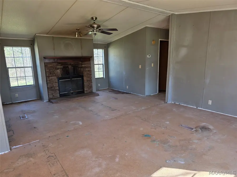 120 Meadow Ridge Drive, Wetumpka, AL 36093 - #3