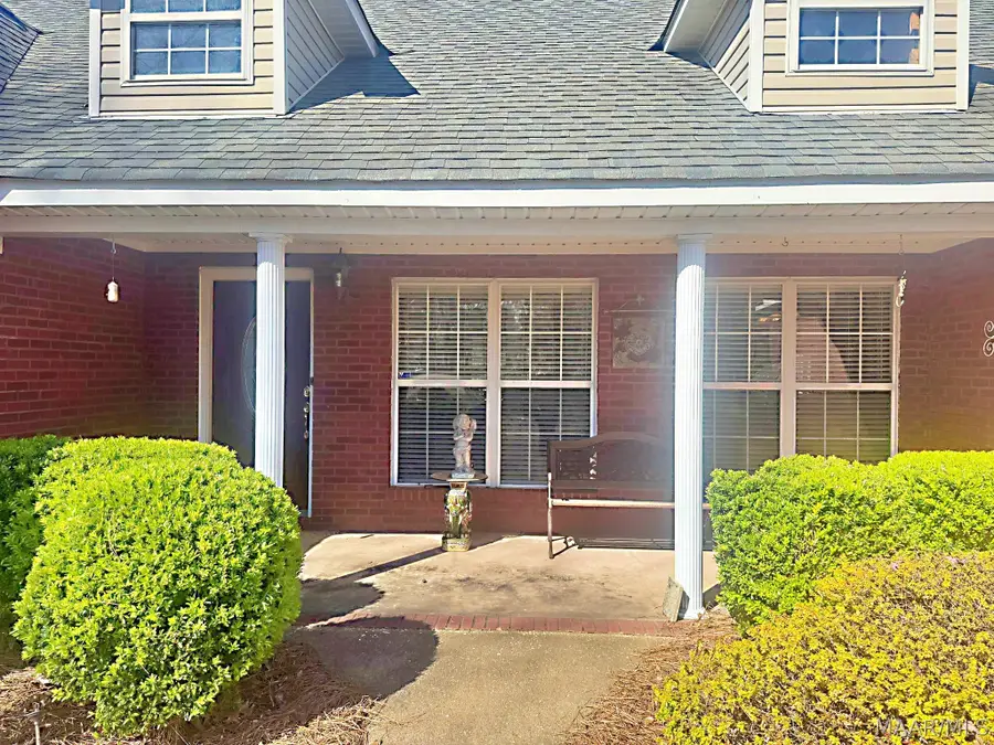 250 Woodridge Drive, Wetumpka, AL 36092 - #2