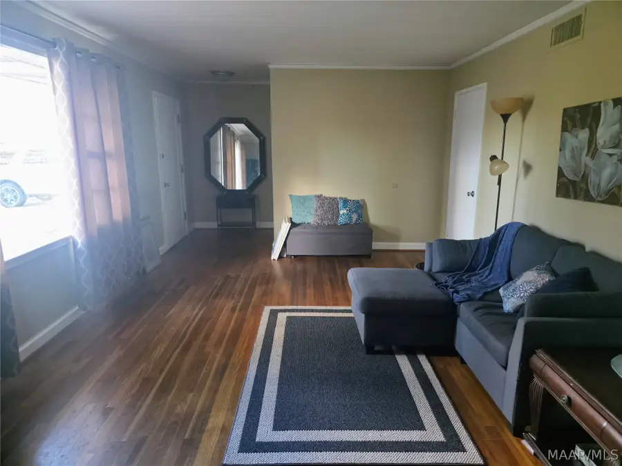 913 Hillman Street, Montgomery, AL 36109 - #3