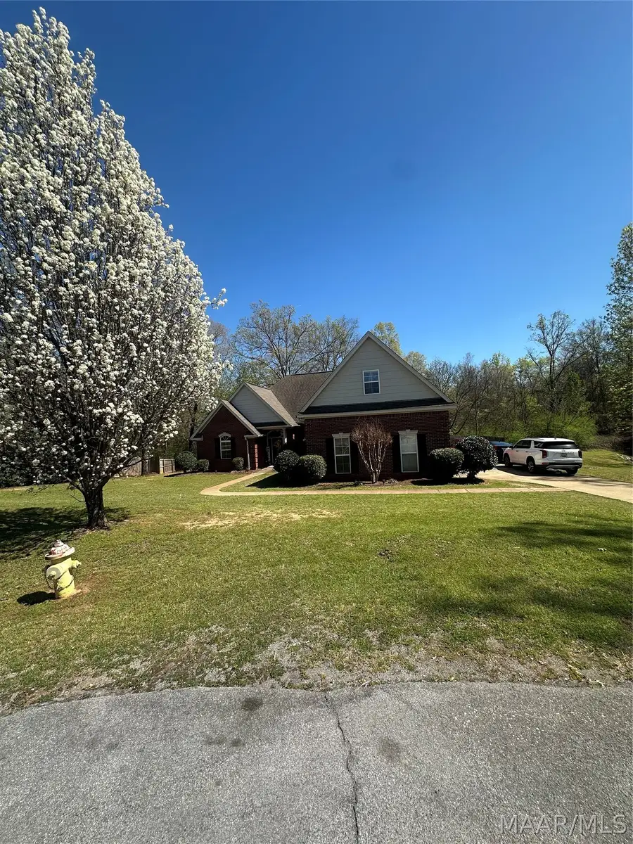 94 Sunnybrook Court, Deatsville, AL 36022 - #3