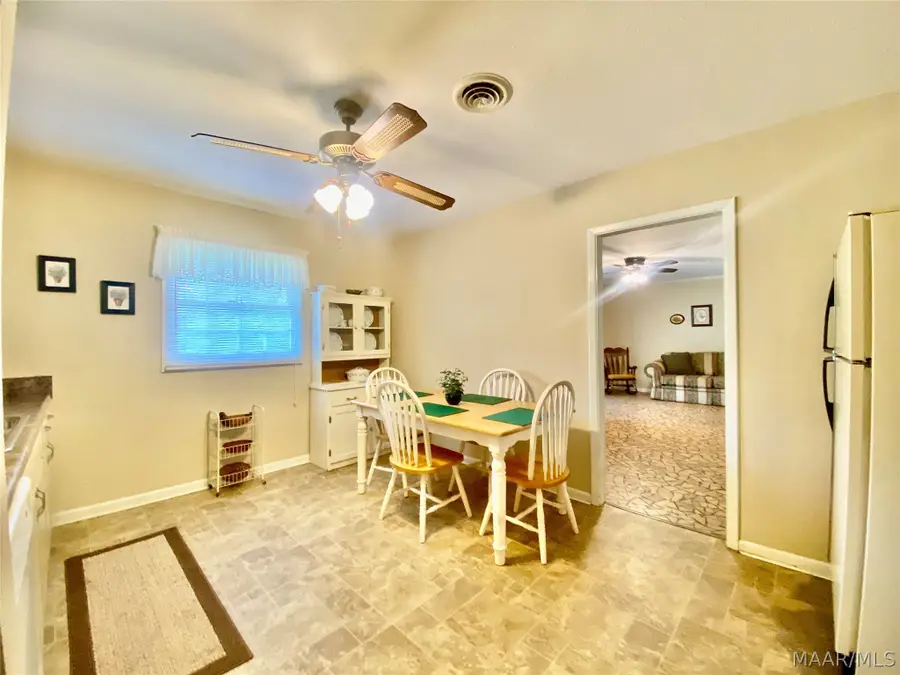 902 W Osceola Street, Wetumpka, AL 36092 - #3