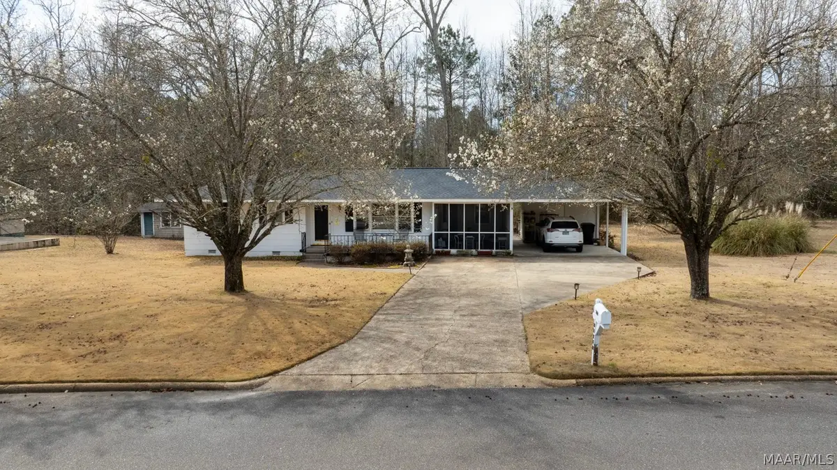 211 Windsor Drive, Alexander City, AL 35010 - #1