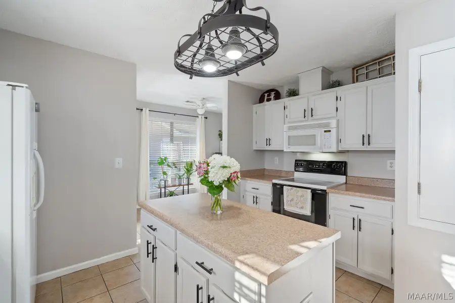 87 Meadow Oaks Court, Millbrook, AL 36054 - #3