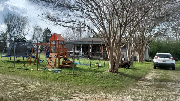 2579 County Rd 85 Road, Deatsville, AL 36022