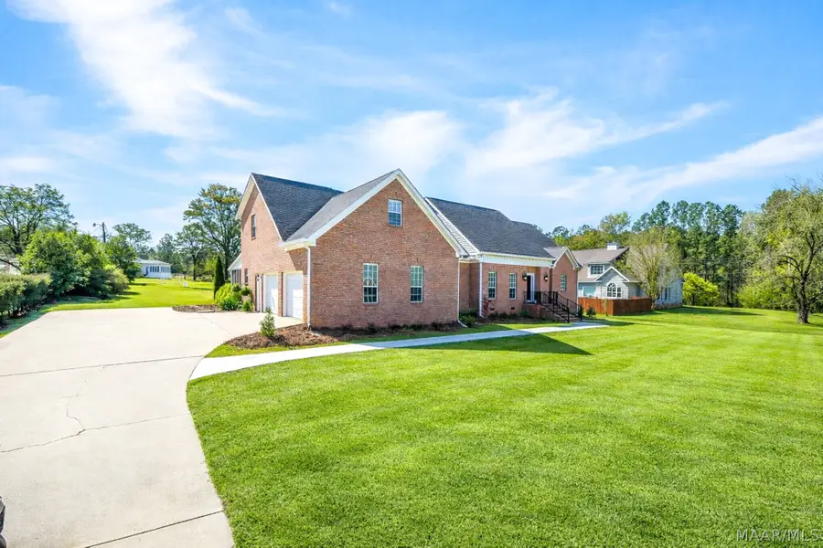 2447 Oakwoods Lane, Alexander City, AL 35010 - #2