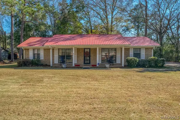 208 Crestwood Drive, Selma, AL 36701