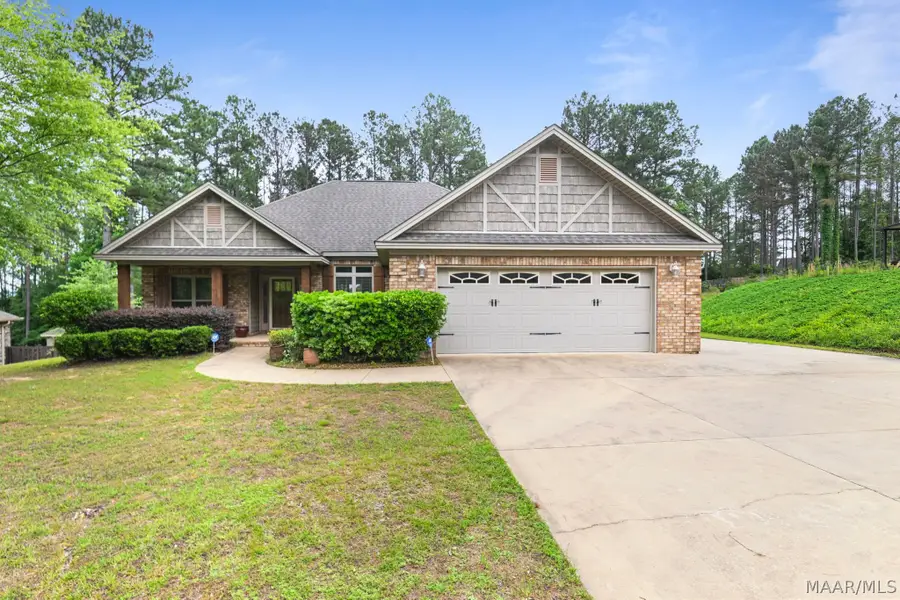 208 Southern Hills Drive, Wetumpka, AL 36093 - #2